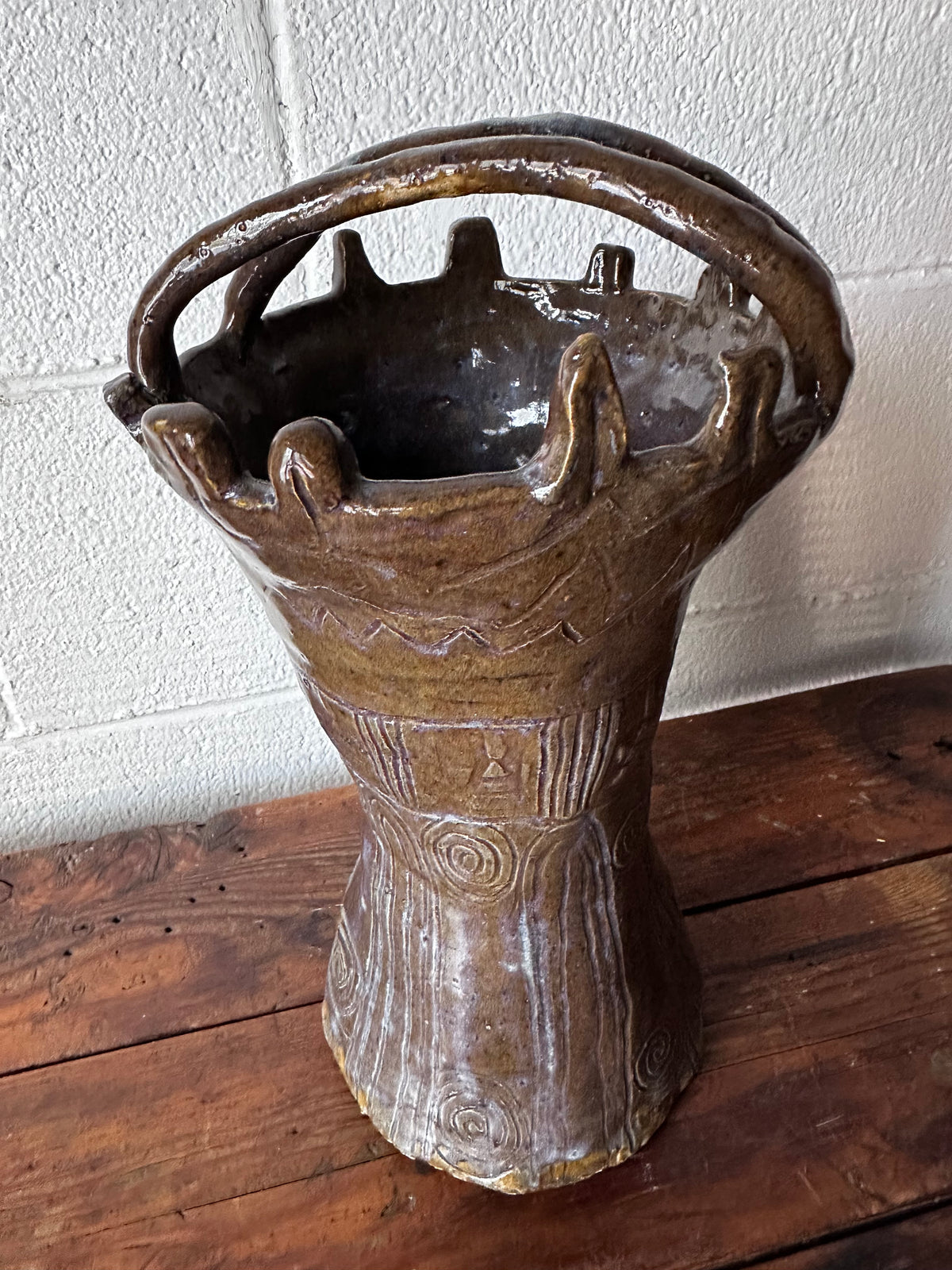 Ceramic vase with handles