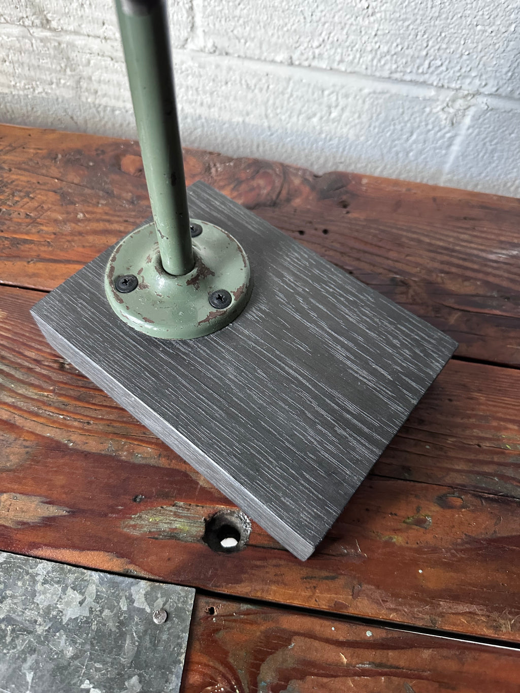 Green articulated work light