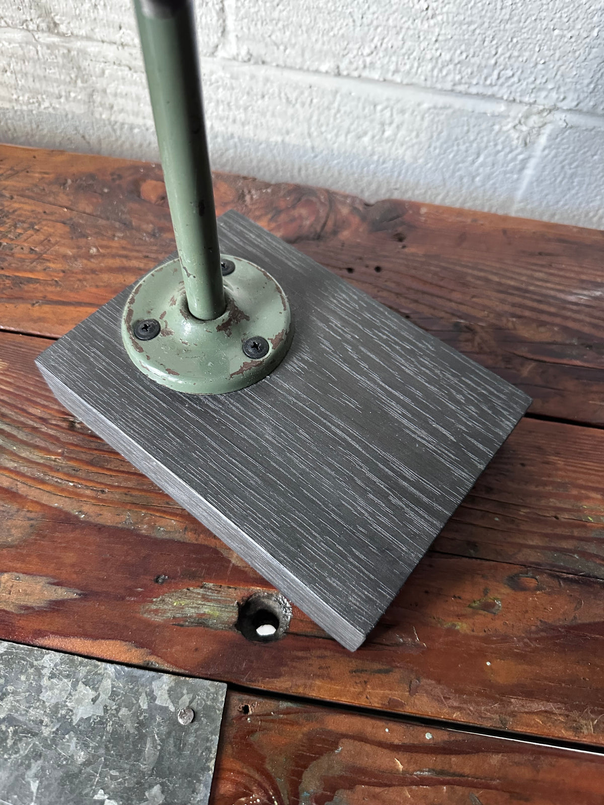 Green articulated work light