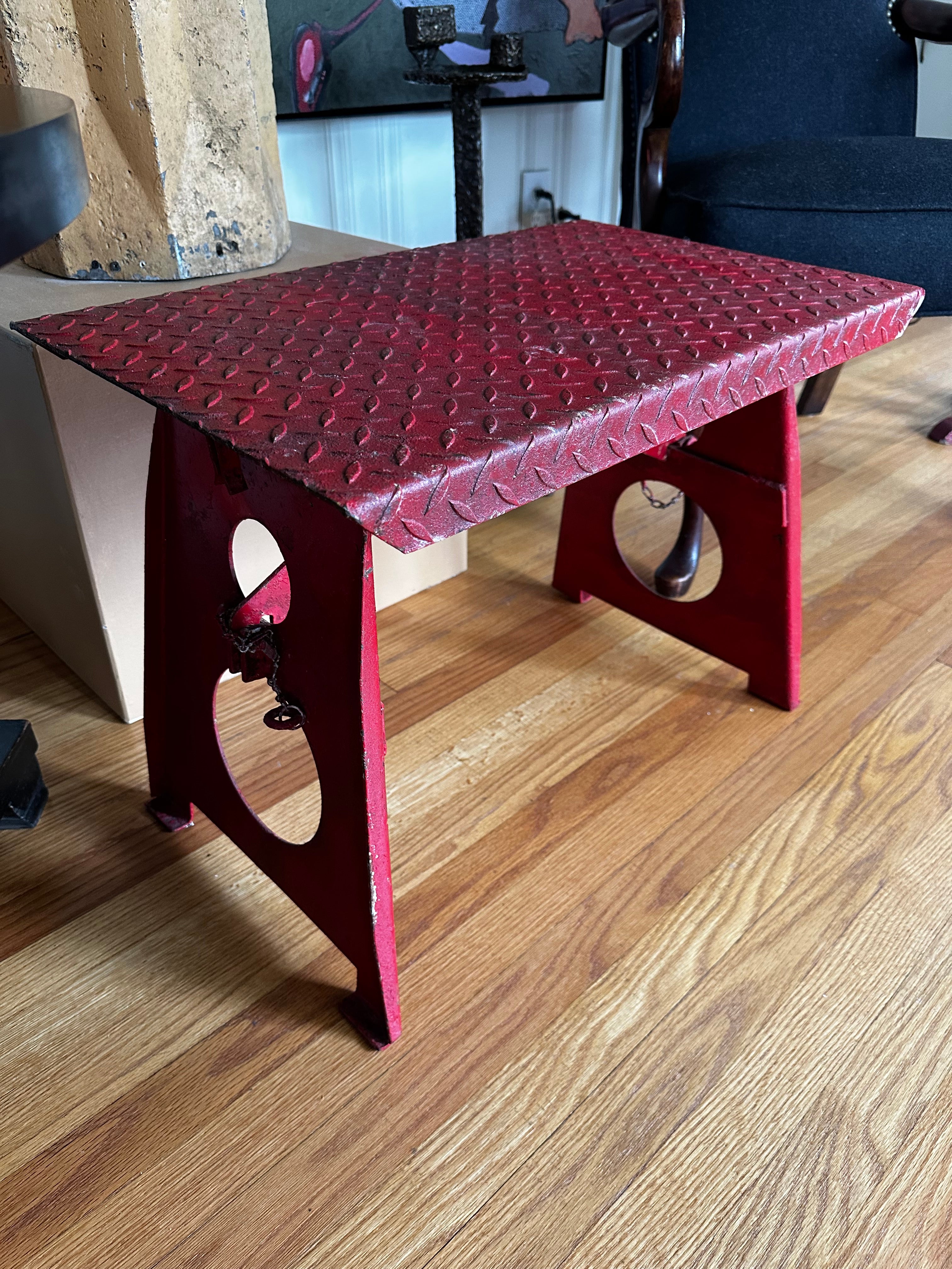 Diamond plate collapsible Boeing workstation/bench