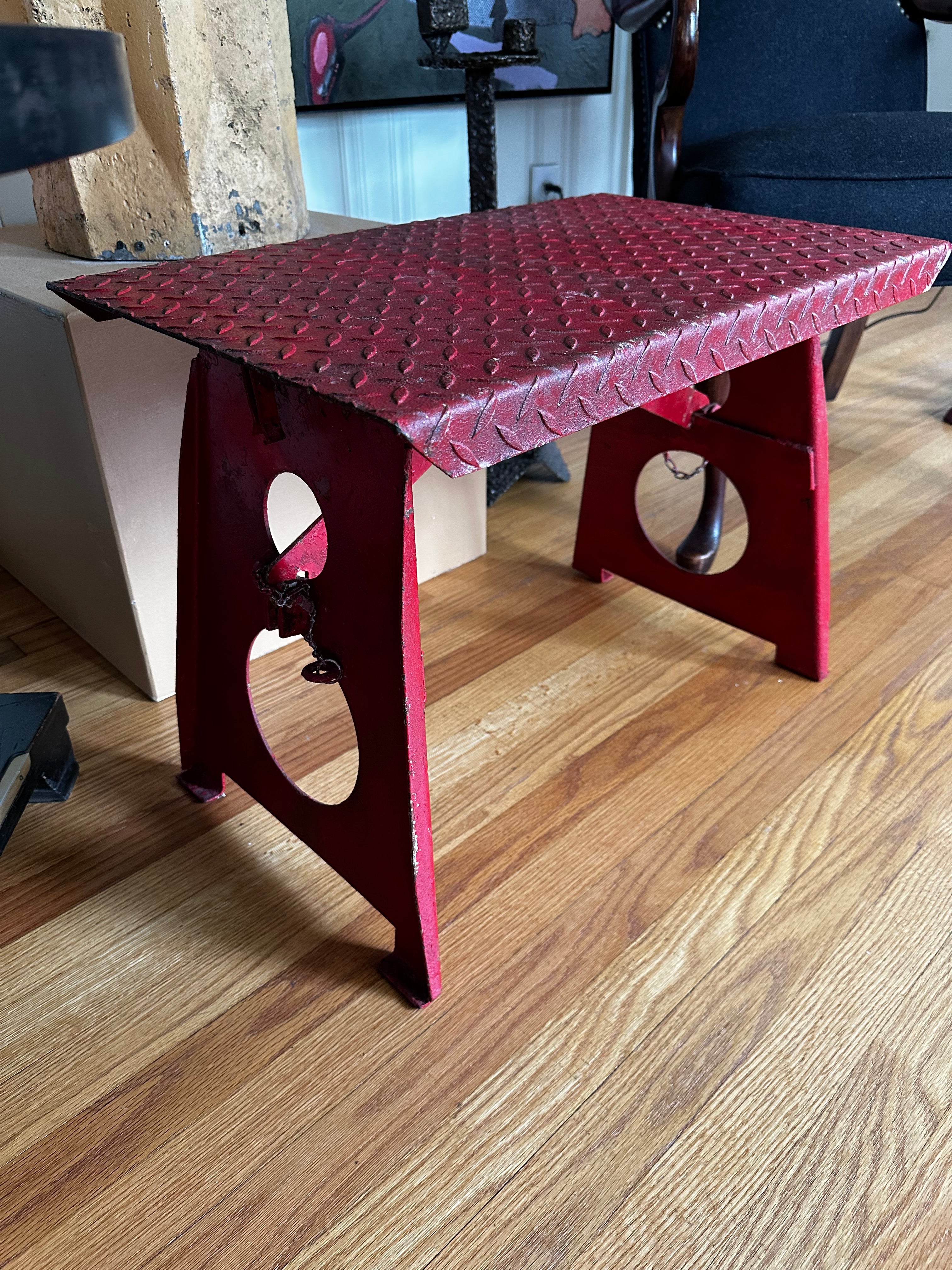 Diamond plate collapsible Boeing workstation/bench