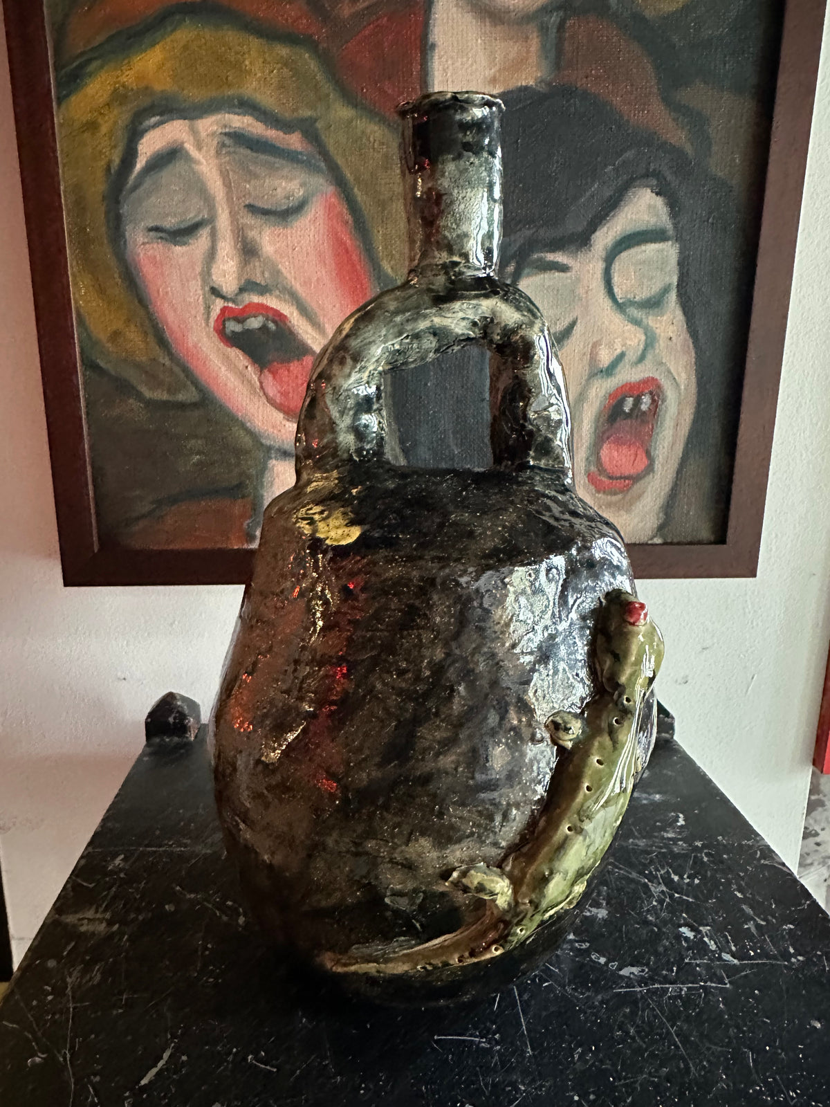 Ceramic lizard vessel