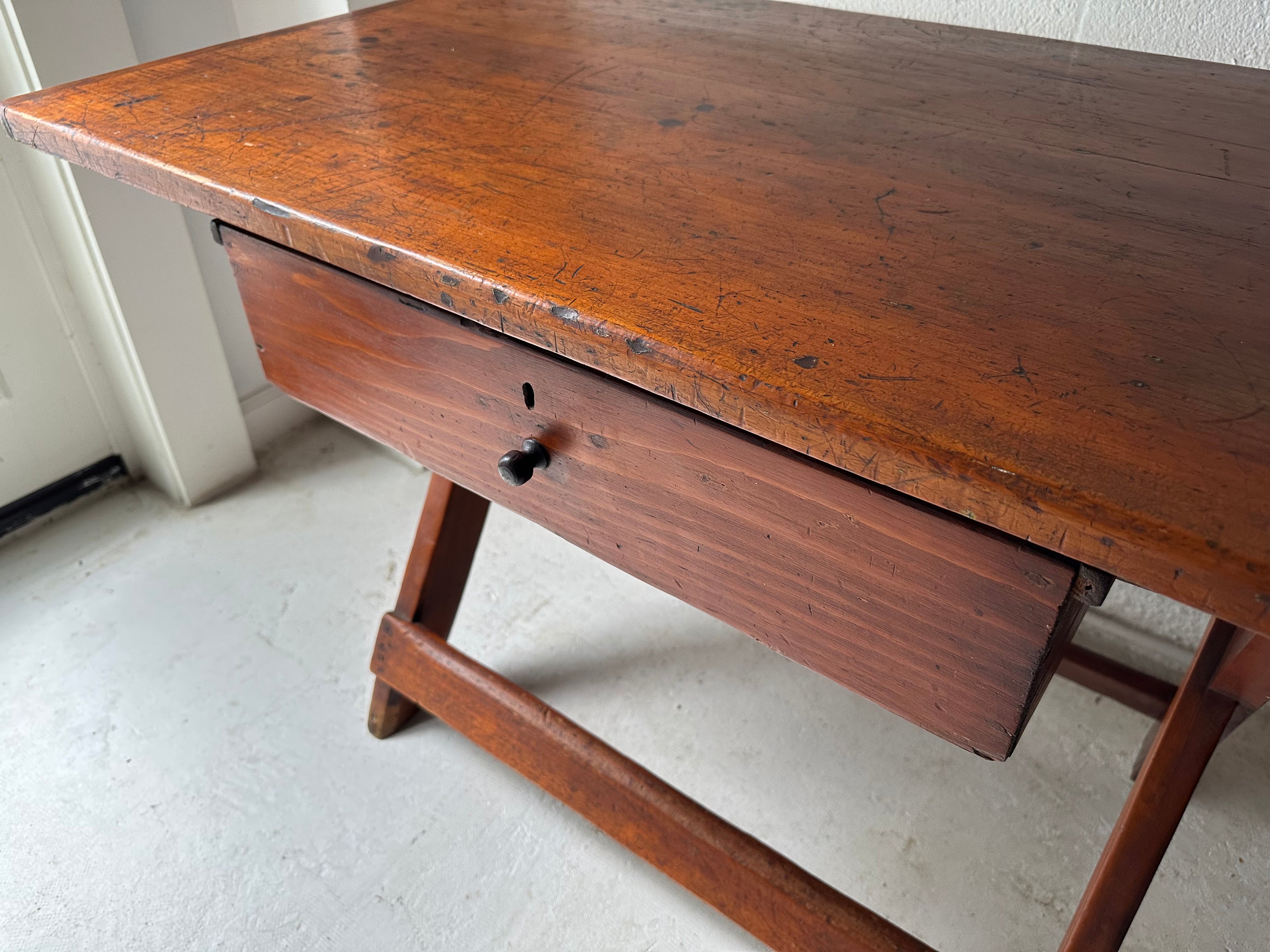 Pine Sawbuck Table